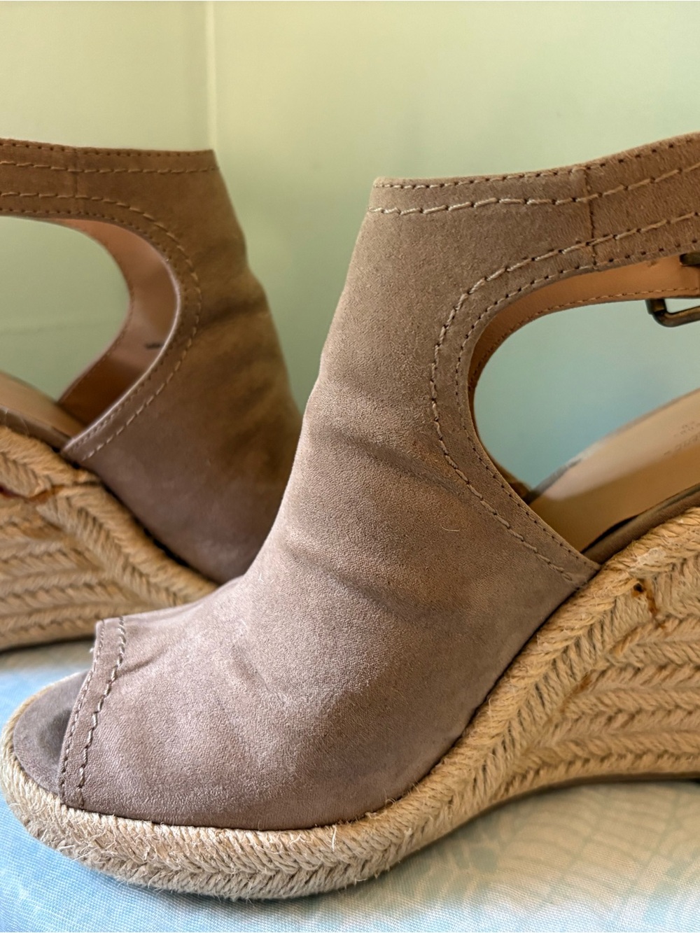 Universal Thread Taupe Suede Espadrille Wedge Peep-Toe Sandals